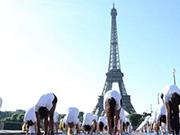 视频  瞠目结舌! 国际瑜伽日上最开挂的瑜伽表演！没有之一